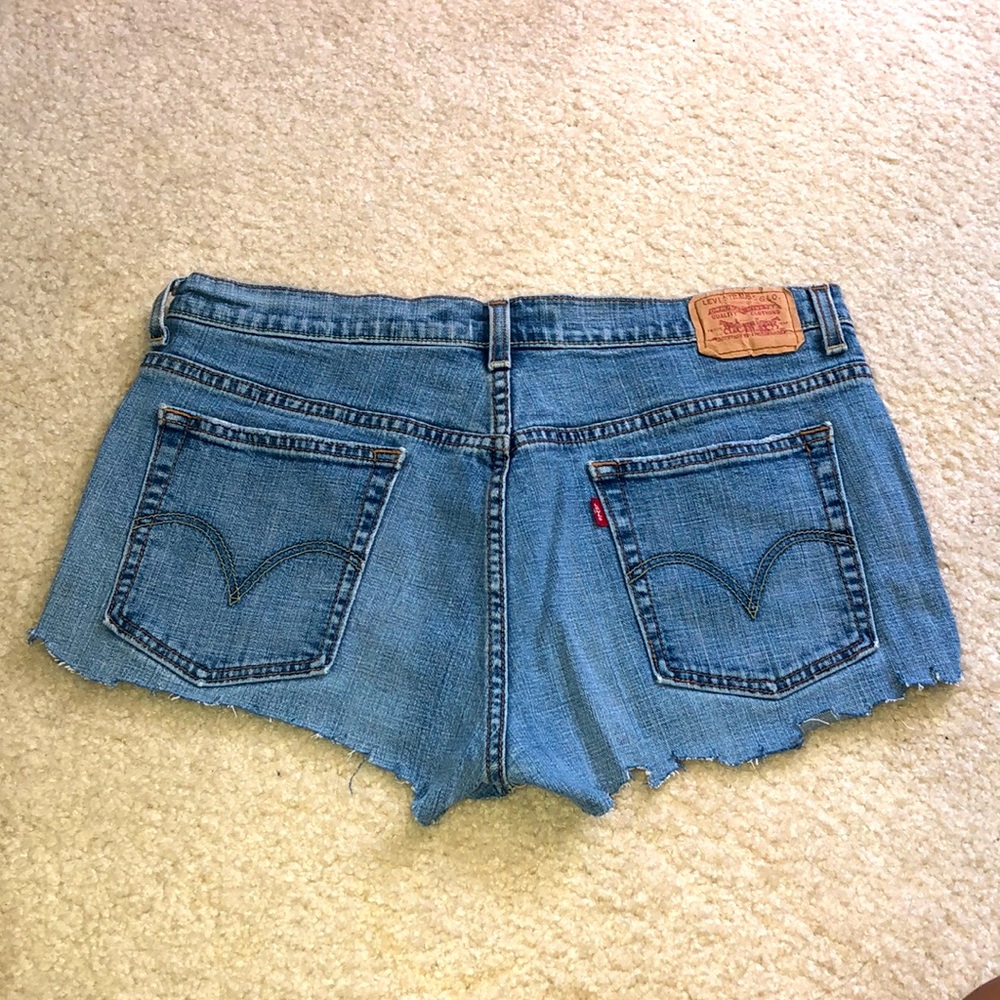Levi Shorts - Picture 4 of 4